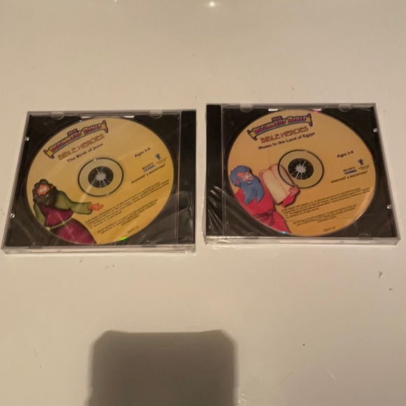 2 CDs The beginners Bible heroes the birth of Jesus & Moses